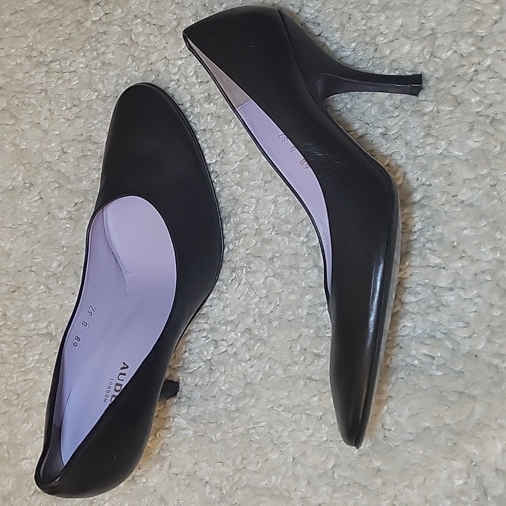 NWOT AUDLEY BUTTER LEATHER pumps Size 37 - Picture 2 of 16